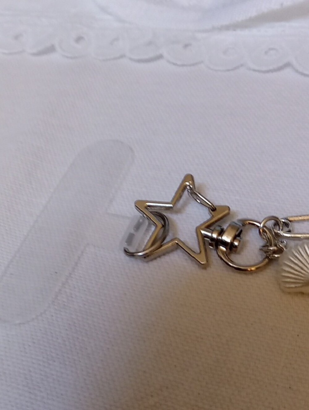 Shell Charm Phone Keychain - Picture 4 of 5